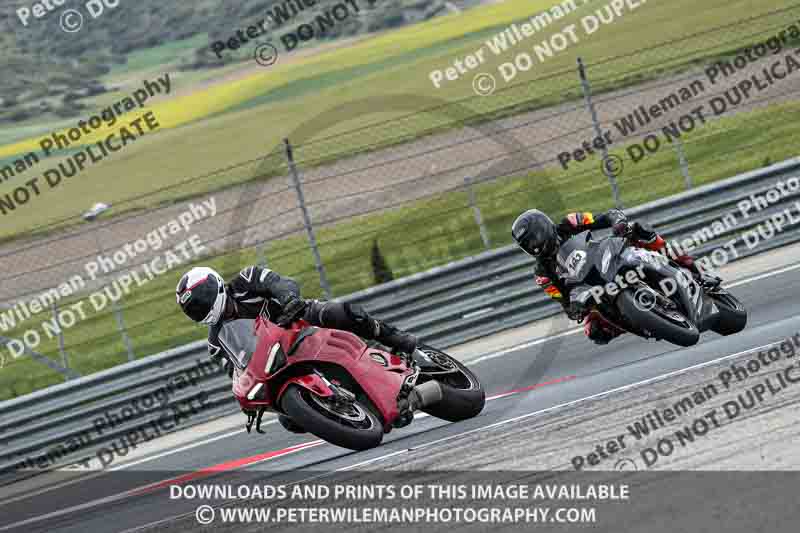 cadwell no limits trackday;cadwell park;cadwell park photographs;cadwell trackday photographs;enduro digital images;event digital images;eventdigitalimages;navarra;no limits trackdays;peter wileman photography;racing digital images;trackday digital images;trackday photos